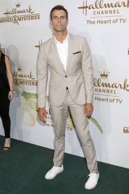 oyuncu Cameron Mathison