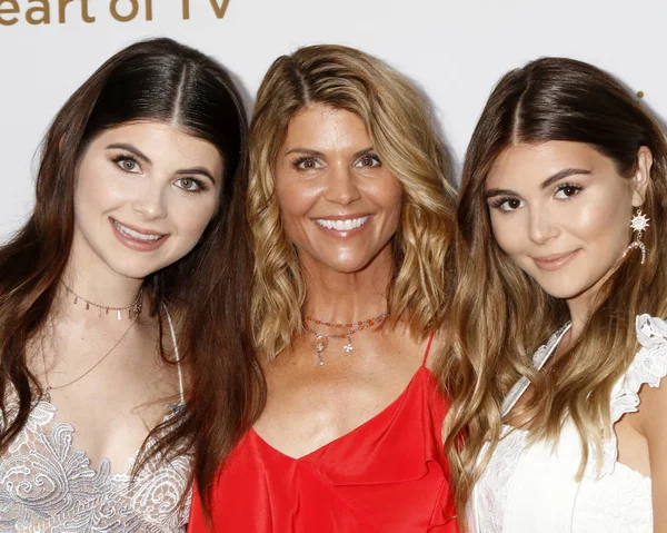 Olivia Jade Giannulli, Lori Laughlin, Isabella Rose Giannulli — Stock Photo, Image