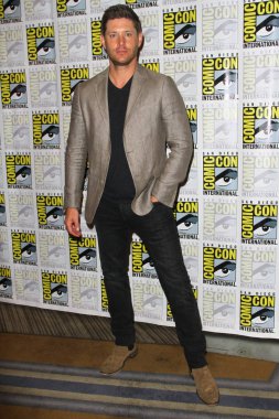 aktör Jensen Acklesi 