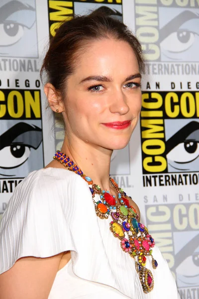 aktris Melanie Scrofano