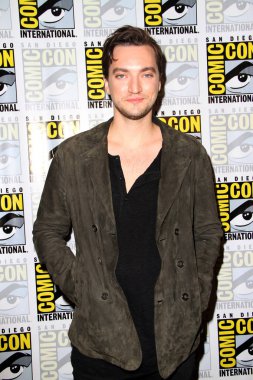 aktör Richard Harmon