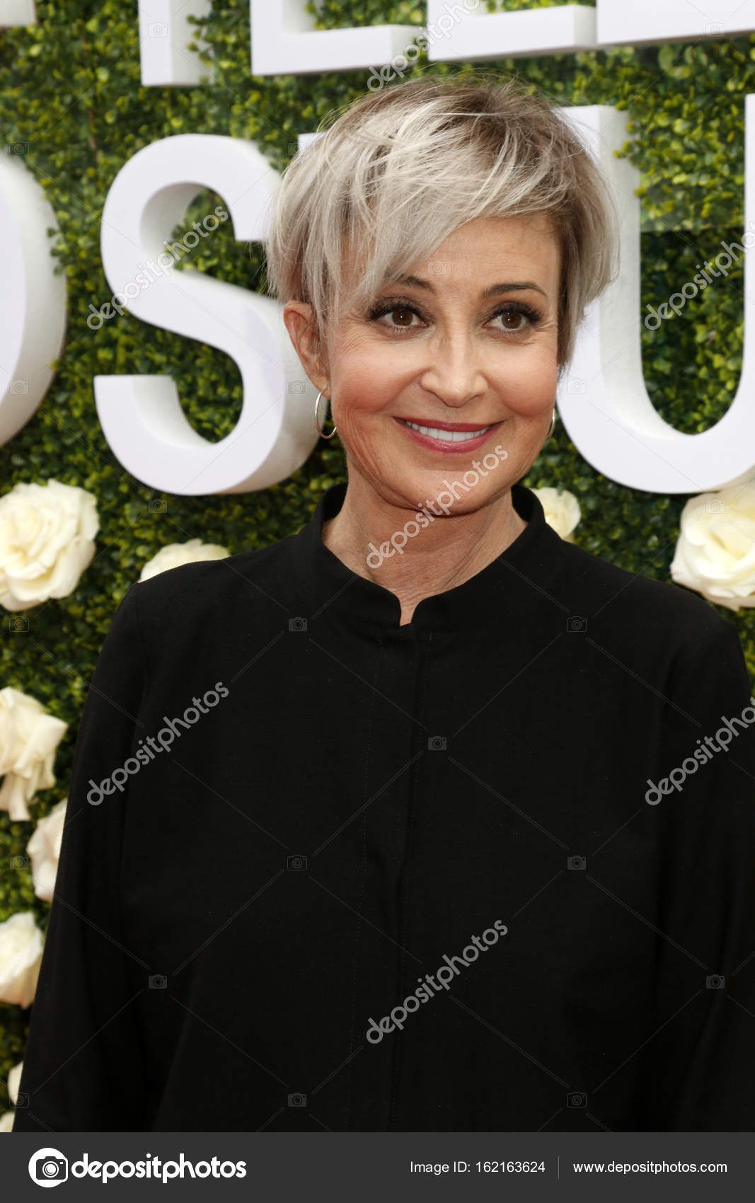 annie potts 2022