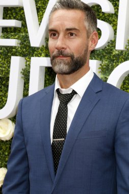 aktör Jay Harrington