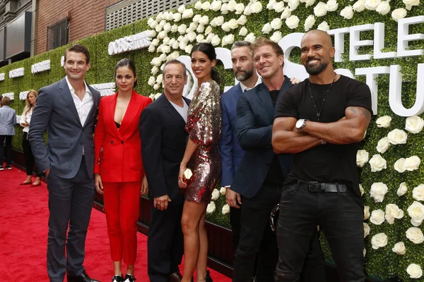 Alex Russell, Lina Esco. Peter Onorati, Stephanie Sigman, Jay Harrington, Kenny Johnson, Shemar Moore — Stock fotografie