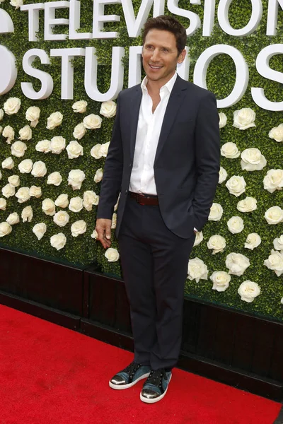 aktör Mark Feuerstein