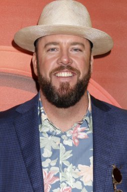 aktör Chris Sullivan