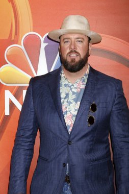 aktör Chris Sullivan