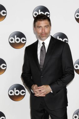 aktör Anson Mount 