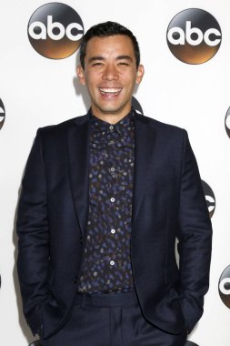aktör Conrad Ricamora