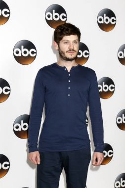aktör Iwan Rheon