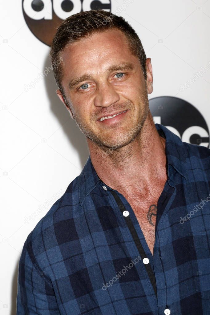 Devon Sawa