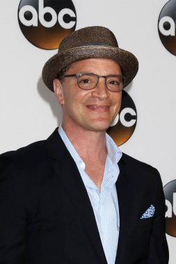 aktör Joshua Malina