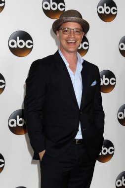 aktör Joshua Malina