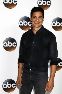 aktör Nicholas Gonzalez 