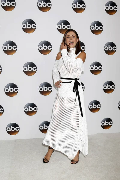 Oyuncu Serinda Kuğu