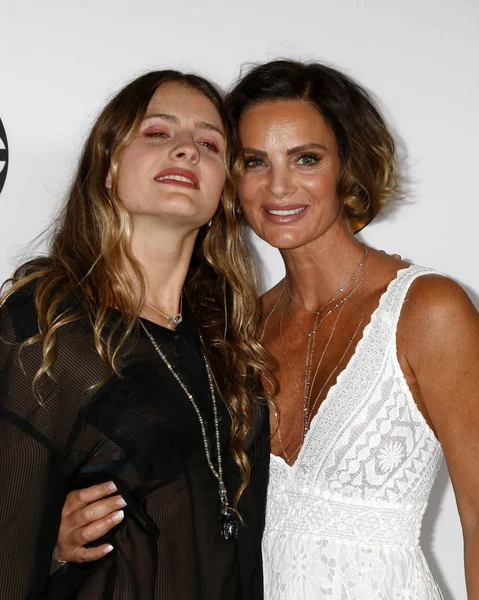 Willow Anwar, Gabrielle Anwar
