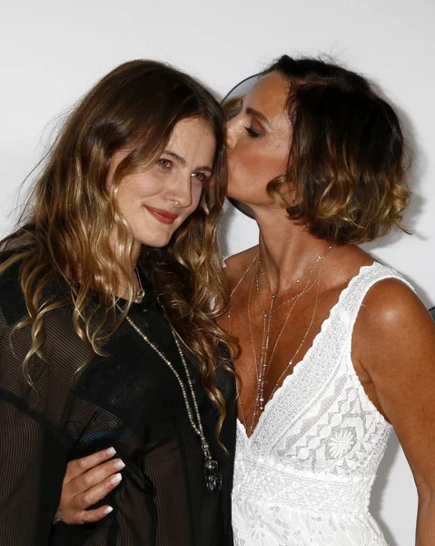 Willow Anwar, Gabrielle Anwar