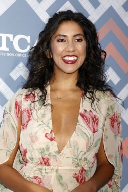oyuncu Stephanie Beatriz