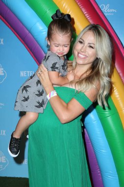 Sophie Carlson, Jessica Hall 