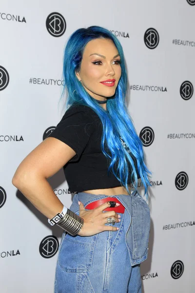 Sanatçı Kandee Johnson olun