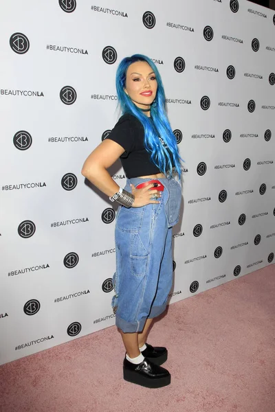 Sanatçı Kandee Johnson olun