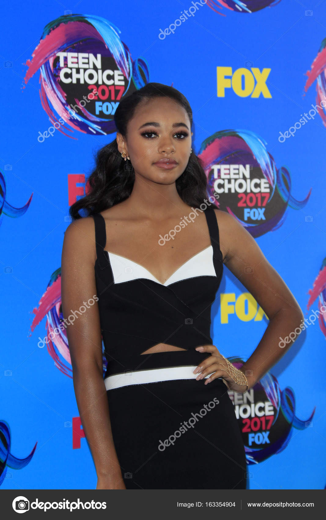 Actress Chandler Kinney – Stock Editorial Photo © Jean_Nelson #163354904