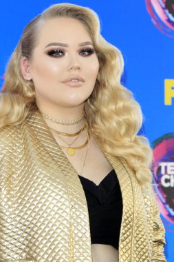 Teen Choice Ödülleri 2017 Nikkie öğreticiler