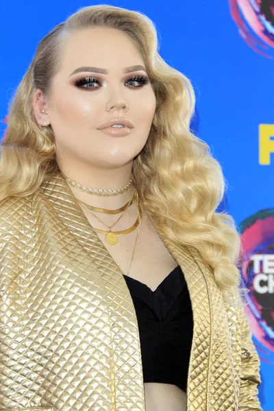 Teen Choice Ödülleri 2017 Nikkie öğreticiler