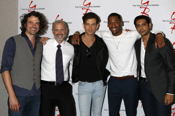 Daniel Hall, Max Shippee, Ryan Ashton, Darnell Kirkwood, Abhi Sinha — Stockfoto