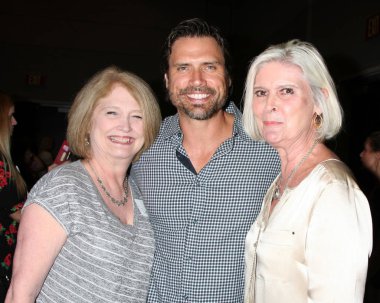  Joshua Morrow, fanlar
