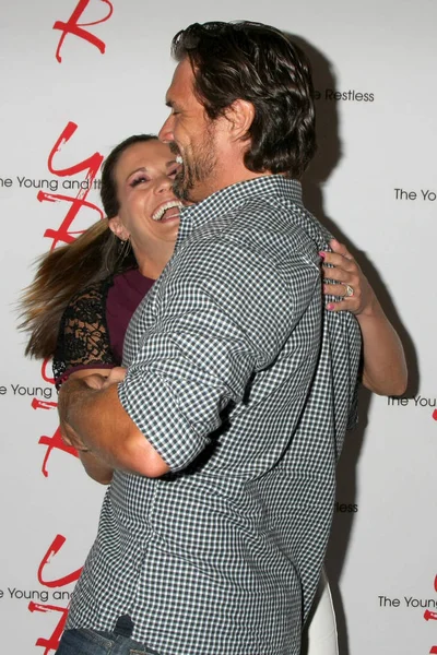 Melissa Claire Egan, Joshua Morrow — Stock Photo, Image