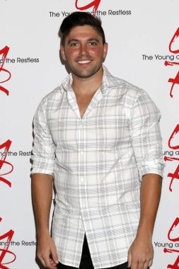 aktör Robert Adamson