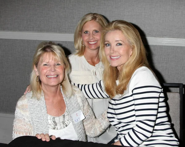 Melody Thomas Scott, fans — Foto de Stock