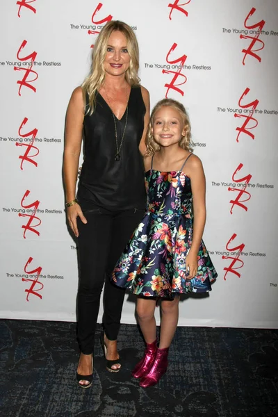 Sharon Case, Alyvia Alyn Lind — Zdjęcie stockowe