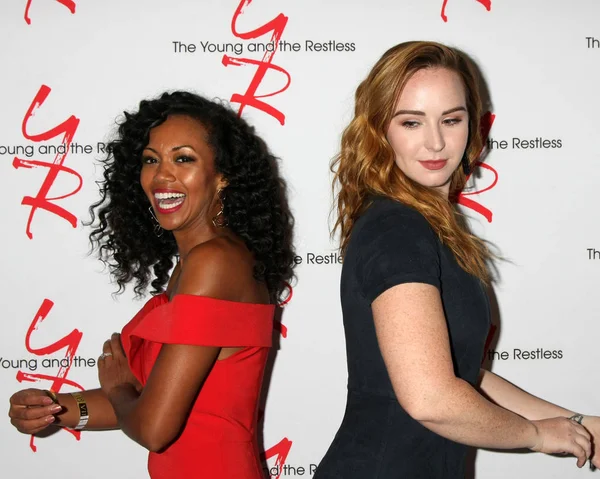 Mishael Morgan, Camryn Grimes — Stock Photo, Image