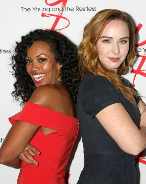 Mishael Morgan, Camryn Grimes — Fotografia de Stock