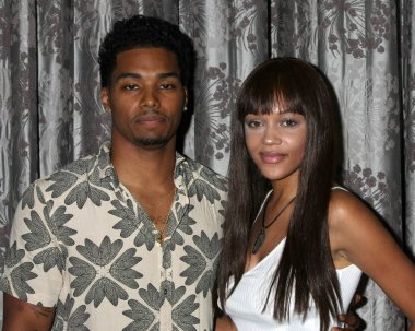 Roma Flynn, saltanatı Edwards 