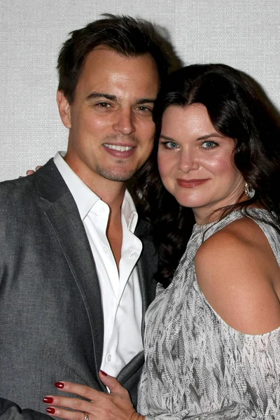 Darin Brooks, Heather Tom — Zdjęcie stockowe