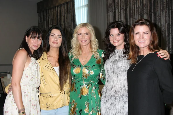 Rena Sofer, Jacqueline Macinnes ahşap, Katherine Kelly Lang, Heather Tom, Kimberlin Brown