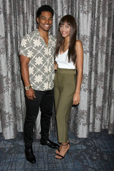 Roma Flynn, saltanatı Edwards 