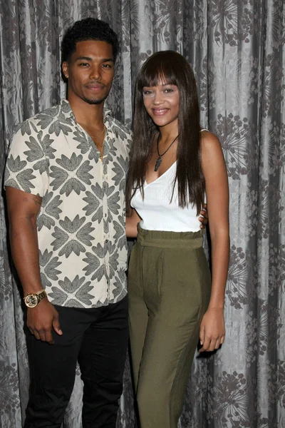 Roma Flynn, saltanatı Edwards 