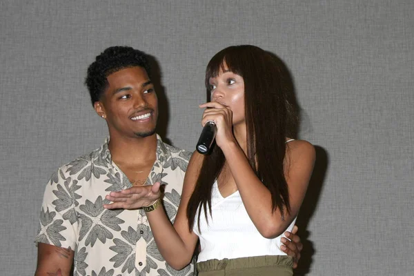 Roma Flynn, saltanatı Edwards 