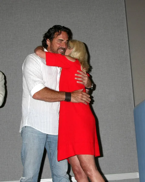 Thorston Kaye, Alley Mills