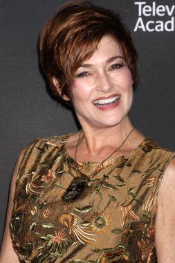 aktris Carolyn Hennesy