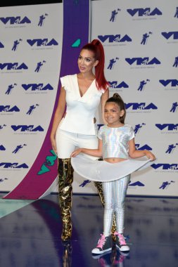 Farrah İbrahim, Sophia Laurent Abraham