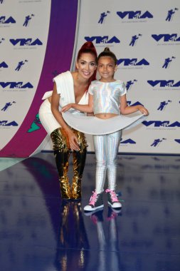 Farrah İbrahim, Sophia Laurent Abraham