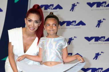 Farrah İbrahim, Sophia Laurent Abraham