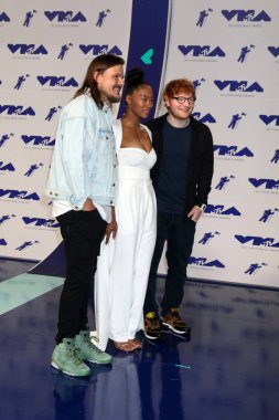Konuk, Jennie Pegouskie, Ed Sheeran