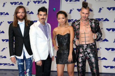 Jack kanunsuz, Joe Jonas, Jinjoo Lee, Cole eritmek