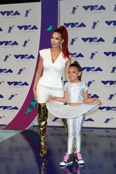 Farrah İbrahim, Sophia Laurent Abraham